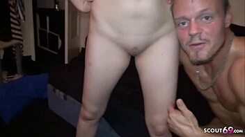 18+ टीन चूत से डबल क्रीमपाई टपक रही