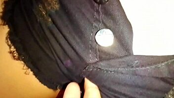 ممرضة كولومبية أليكسيا تترجى الإنزال برا في وضع الكلبة العلني