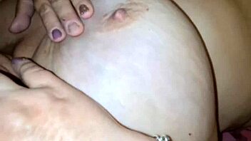 Tysk gammal dam längtar efter hård kuk i sin gamla håriga fitta nu