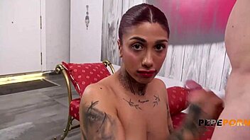 Valeria Del Rio Dominates Foot Fetishist