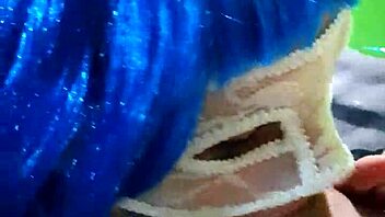 Steamy Indian retro clip hints at hidden desires