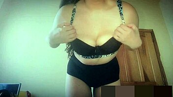 Wanted sex, got hot, now crazy masturbating