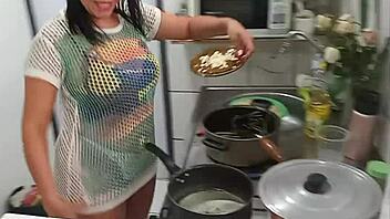 I watch sarah rosa cook sexy macaroni sensually, wearing lingerie, I mean hot.