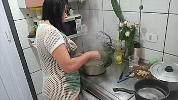 I watch sarah rosa cook sexy macaroni sensually, wearing lingerie, I mean hot.