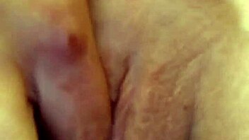 pregnant babe fingers herself with passion