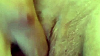 pregnant babe fingers herself with passion