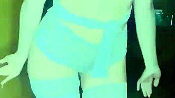 i show my petite ass and small tits for anal