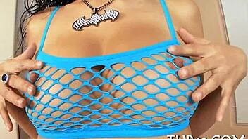 Naked Beauties Sucking Cock In Detailed Blowjob Scene