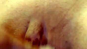 pregnant babe fingers herself with passion