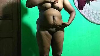 Horny indian teacher aunt mommy lesbian fun 😈