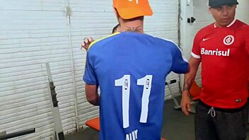 International guy gets anal creampie outdoor 😏