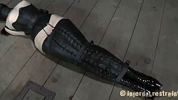 Hardcore BDSM game with upside down position and blow job