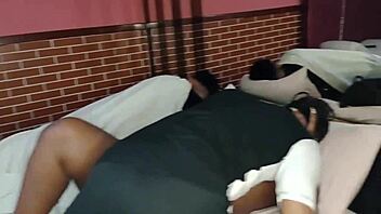 quase meu marido me pegou dando pro vizinho