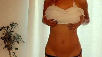 striptease for my fans -yenniferpink