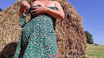 Chubby amateur woman masturbates outdoors and sells panties - mimilacoquine