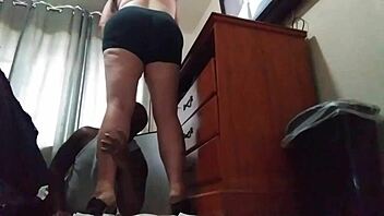 Hotel Hooker Shows Off Her Big Butt