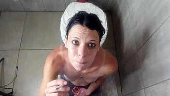Petite girl receives facial and piss from her partner