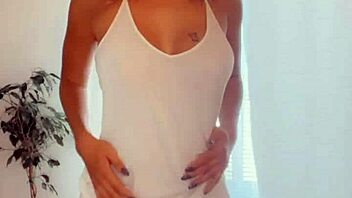 striptease for my fans -yenniferpink