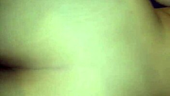 Wow, light skin big ass handles that long dick like a pro!