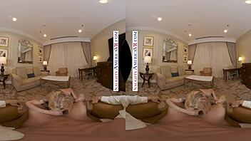 Devon pripravljena na vročo igro s tabo