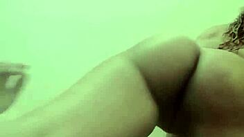 Hon älskar sin stora röv i POV hemmagjord