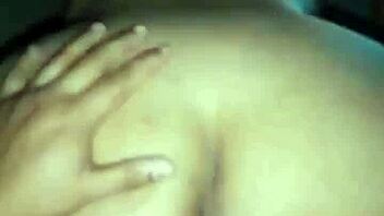 Un Rapidito Antes De Dormir With Natural Tits