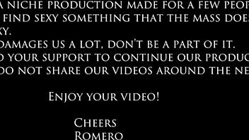 Intense lesbian squirting in wild sexfight action