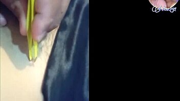 아시안 젊은 18살 커플의 야생 욕실 왁싱과 친밀한 플레이 세션