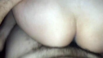 Sexy Prostitute Twerks Ass Before Anal and Squirting Show