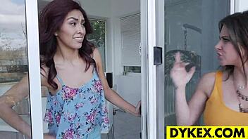 Hey, Rachel Roxxx, control Kara Faux's tight cunt now!