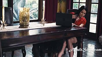 Alex Coal Eats Out Jezabel Vessir.