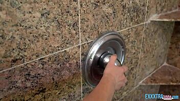 Yo, ever seen Willy Wonka turn into a sex factory with Sia Wood?