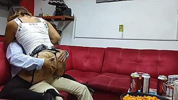 haciendo cuckold para mi esposo, sharing on xvid red