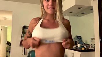 big natural tits ashlyn peaks works out with personal trainer.