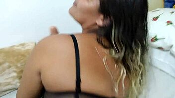 Lockdown o unico de bom que tem para fazer é chamada de video com a paty bumbum 10 minutos 30 reais - 20 minutos 50 reais aceita pix no brasil e paypal no exterior 55 13 997734140