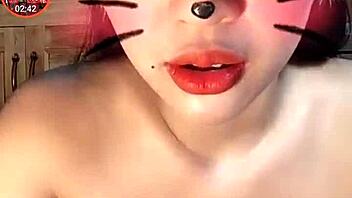 Khoe vòng một quả khứu gợi cảm!