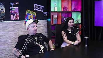 Ela é Bi, Tem Fetiche de DP Anal e Três Paus na Buceta?