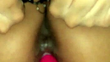 Gaping Her Pussy With Dildo!