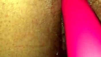 Gaping Her Pussy With Dildo!