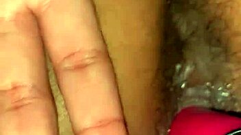 Gaping Her Pussy With Dildo!