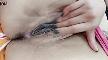 Sobia Nasir's steamy WhatsApp video call with her client, featuring dirty Urdu-Hindi talk and moaning