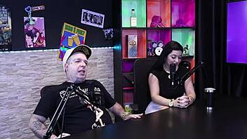 Ela é Bi, Tem Fetiche de DP Anal e Três Paus na Buceta?