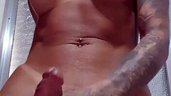 Nathalia's intense orgasm and relief from quarantine boredom
