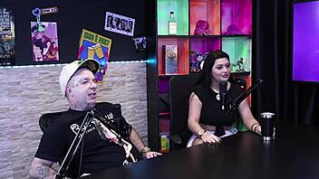 Ela é Bi, Tem Fetiche de DP Anal e Três Paus na Buceta?