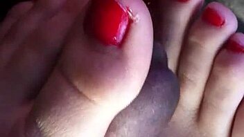 Friend gives footjob in car 😏