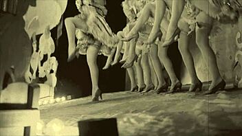 复古秀女前二十脱衣热舞