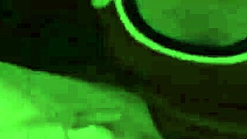 ヴィンテージヘアリーポルノで生々しいオールドスクールバンギングアクション！