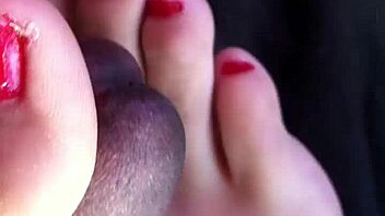 Friend gives footjob in car 😏