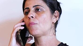 Вау! Сосу огромный член курьера!