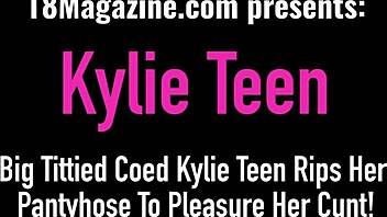 naked kylie gives sloppy bj then gets pounded